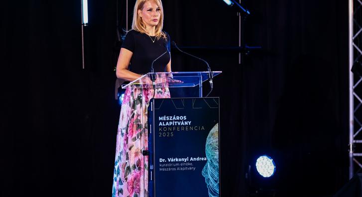 Várkonyi Andrea megmutatta ragyogó karácsonyfájukat, egy érdekes karácsonyi szokásról is mesélt