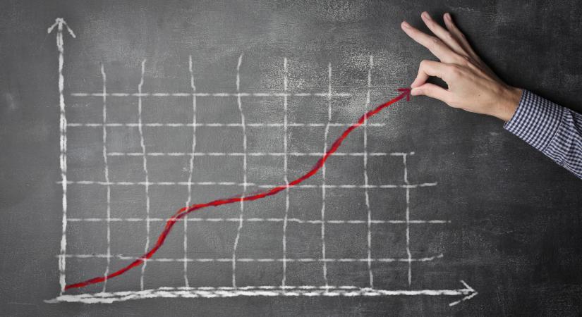 A magánszemély először tényleg befektette a rábízott pénzt, aztán már inkább felélte