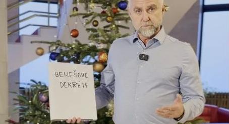 Felháborító!! Tibor Gašpar, a Smer-SD alelnöke a Beneš-dekrétumokkal gúnyolódott a karácsonyfa alatt – Videóval