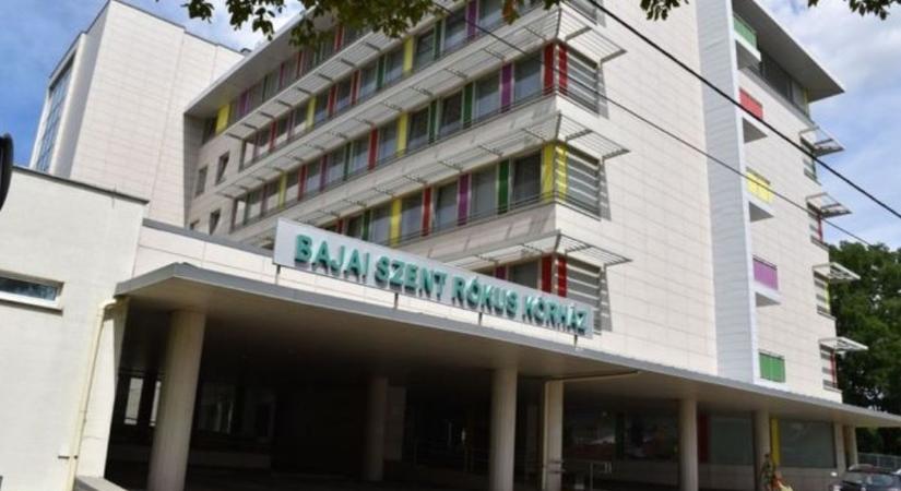 Új szabályokat vezetnek be a bajai kórházban és Kiskunhalason is