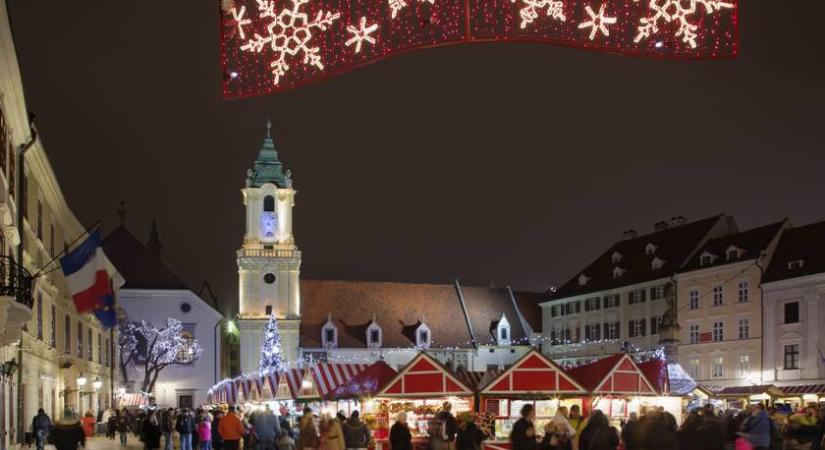 Öt dolgot rejtettek el a karácsonyi vásárban. Megtalálod?