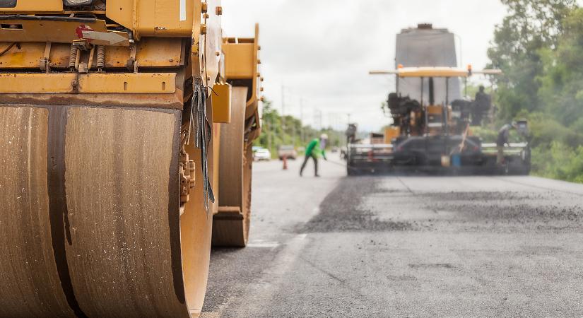 Uniós pénzért rohanva: félkész autópályát nyitottak meg a szomszédban