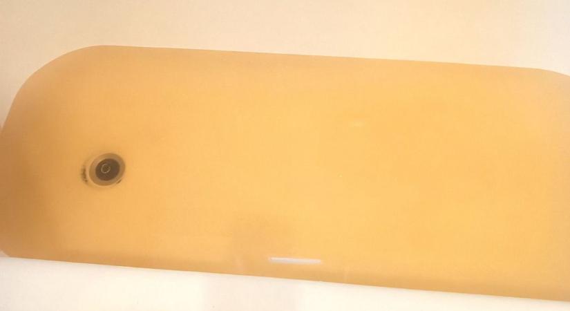 „Ebben fürödjön, ebből igyon az ember?” – undorító sárga színű víz jelent meg több baranyai településen