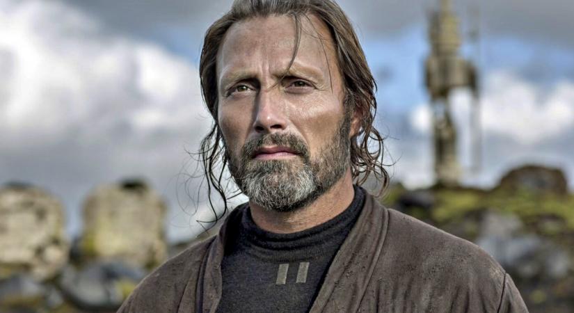 "Halálra fagytam" – Mads Mikkelsen felidézte, milyen kínokkal járt számára a Zsivány Egyes forgatása, amelynek során nem állt rendelkezésre kész forgatókönyv a sztár szerint
