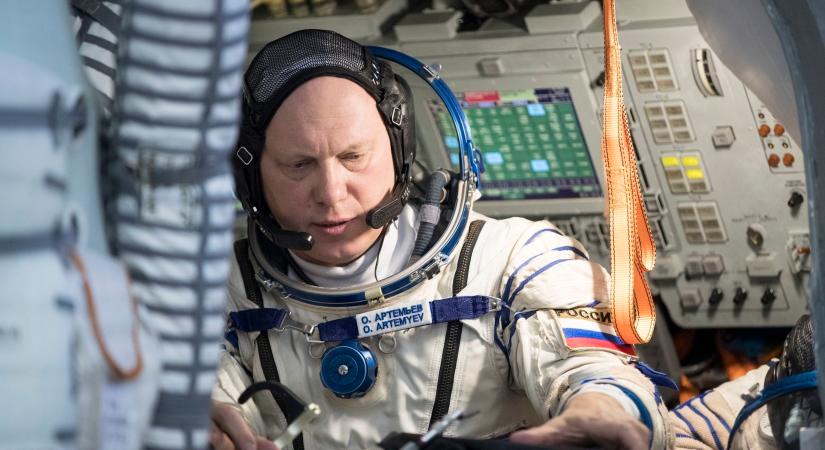 Kémkedés miatt kizártak egy orosz űrhajóst a SpaceX következő küldetéséből
