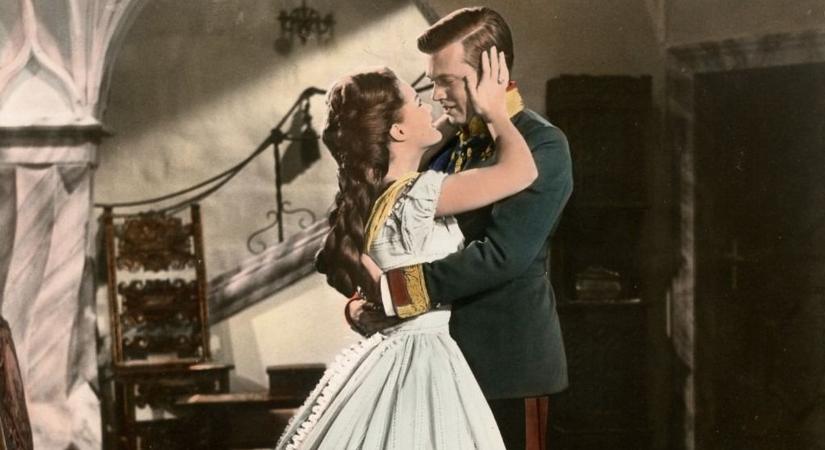 Így néz ki ma a magyarok kedvenc karácsonyi filmjének helyszíne: íme, Sissi otthona