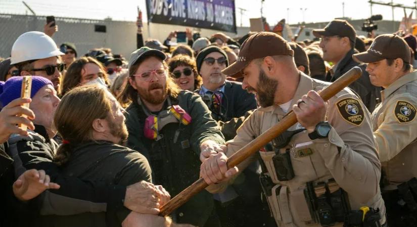 Az amerikai legfelsőbb bíróság szerint sem küldheti rá Trump a hadsereget Chicagóra csak úgy