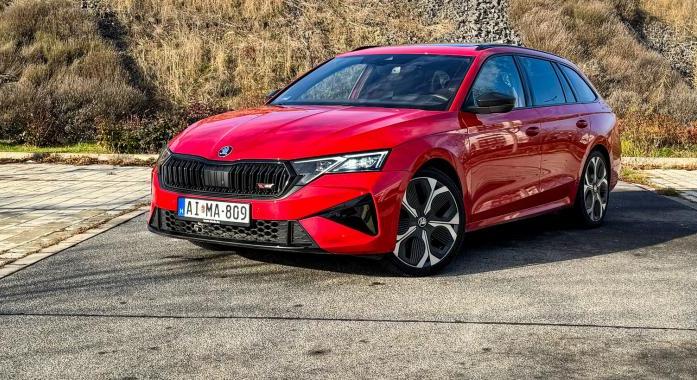 Nem véletlen, hogy a belső sávban mindig egy Škoda villog le - Škoda Octavia Combi RS 2025