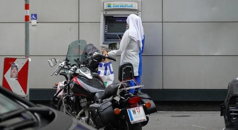 Megáll az ész: ide folyik el az osztrák adófizetők pénze