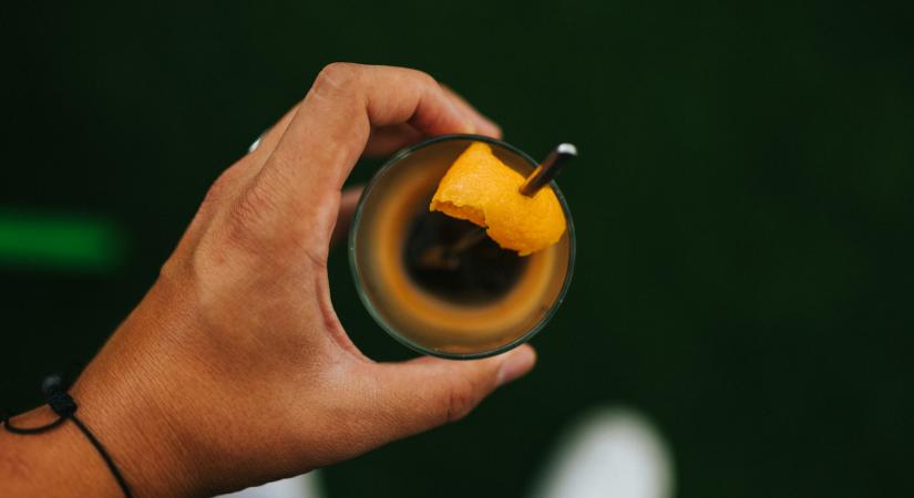 Itthon is egyre népszerűbb az ital, ami eredetileg gyógyszer volt