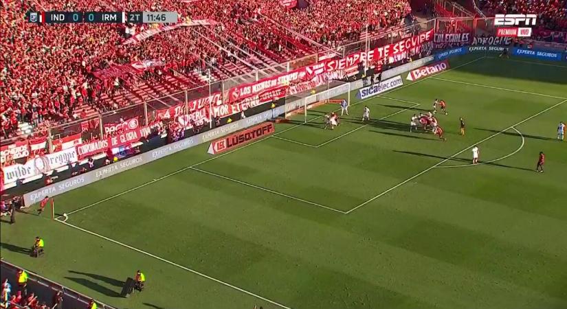 2025 legzseniálisabb góljai: Az akrobatikus ollózás, ami Puskás-díjat ért