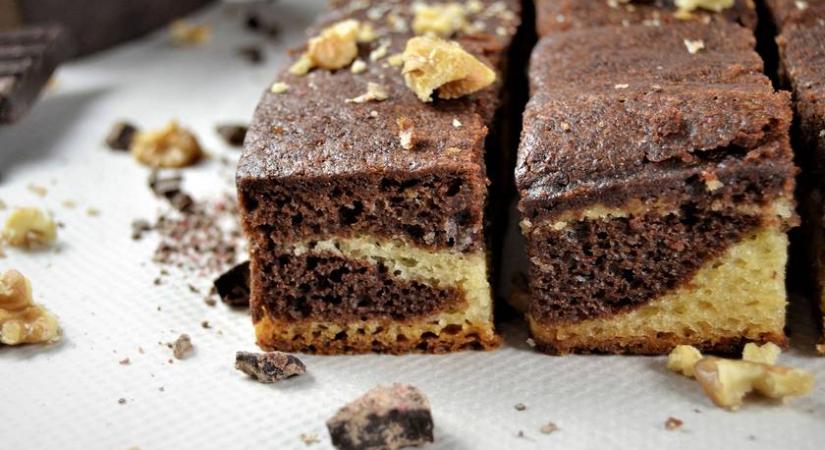 Mutatós csokis-vaníliás piskóta: ilyen egyszerűen készül