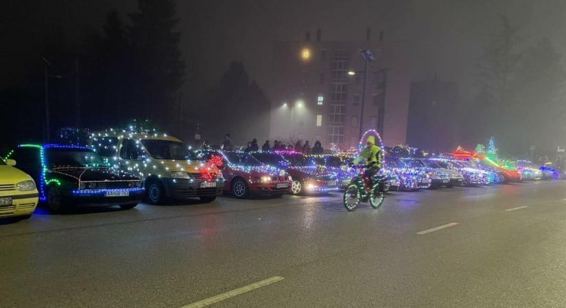 89 fényjármű, plusz egy fénybicikli és a kivilágított járókeret – ilyen a bakonyi fénygurulás (videó, képgaléria)
