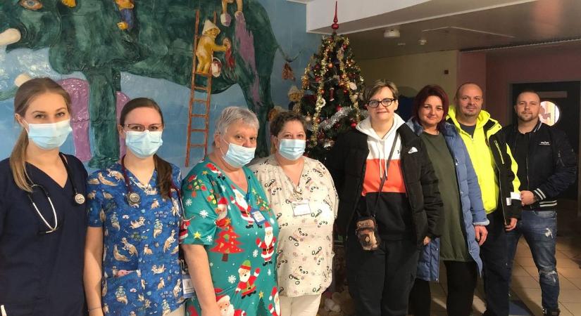 Ismét ajándékot kapott a Szent Borbála Kórház gyermekosztálya