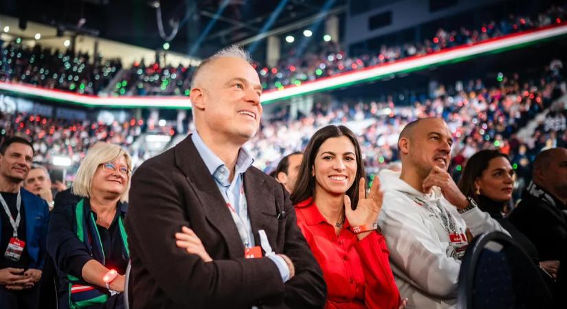 Kiderült, mi kerül Szentkirályi Alexandráék karácsonyfája alá