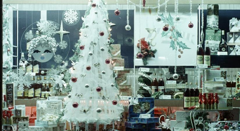 Szovjet kütyü és zümmögő Sokol került a magyar autósok karácsonyfái alá