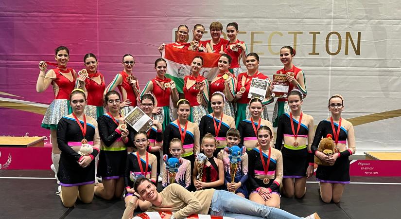 Szép sikerekkel zárta az évet a Crystal Dance Club