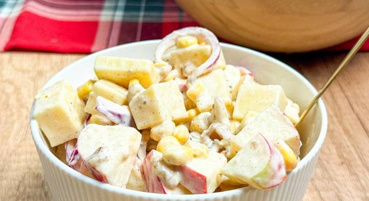 Krémes, majonézes kukoricasaláta roppanós almával: isteni köret sültek mellé