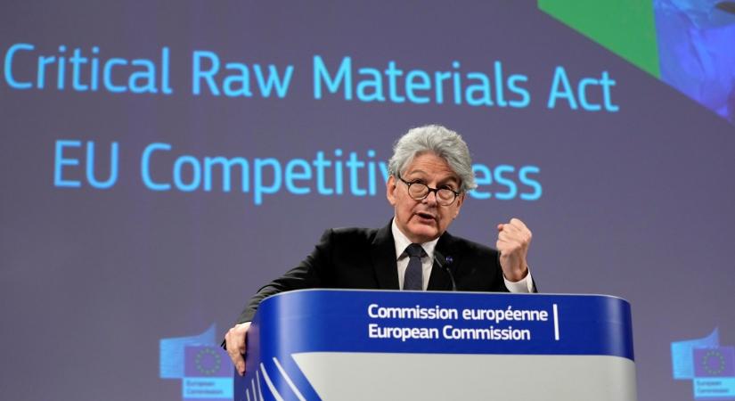 Az USA szankciókat vetett ki öt európaira, cenzúrával vádolják őket