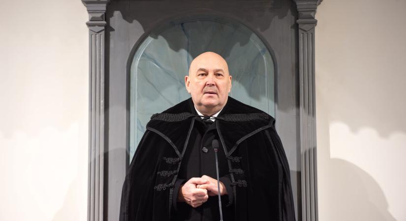 Steinbach József: El kell csendesedni, hogy meghalljuk Isten és a másik ember szavát