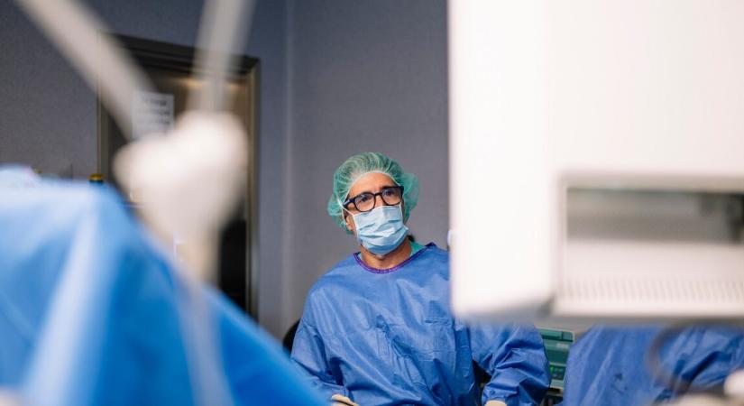 17 órás műtéttel amputálták egy 14 éves lány 79 kilós lábát