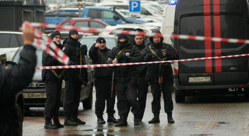 Robbanás történt Moszkvában, rendőrök vesztették életüket