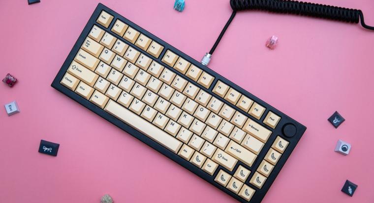 A Lenovo önmagát töltő billentyűzettel, és egyéb csodákkal érkezik a CES-re