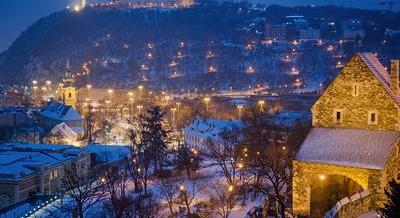Hétvégi programajánló: évbúcsúztató túra, újévi raclette brunch, fényjáratok, -parkok és korcsolyapályák