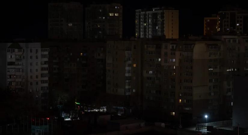 Az orosz rakéták és drónok miatt Ukrajna egészében áramkimaradások lesznek december 24-én