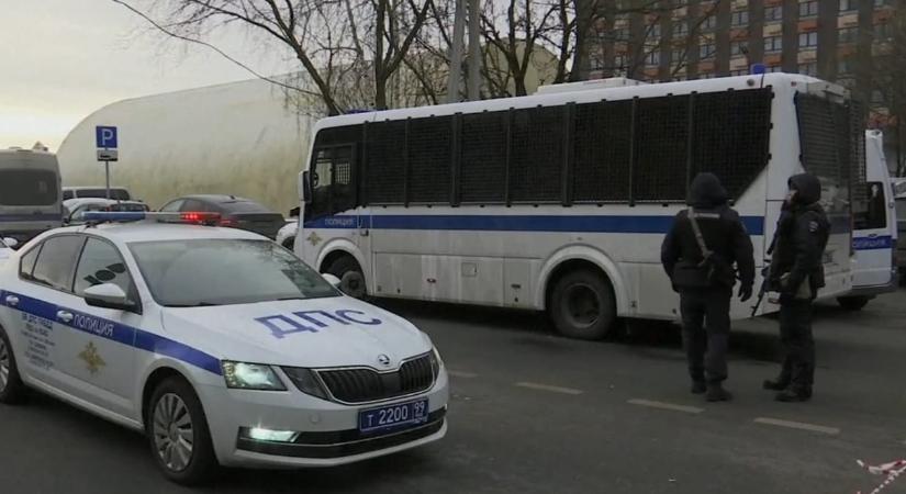 Robbanás történt Moszkvában, két rendőr meghalt