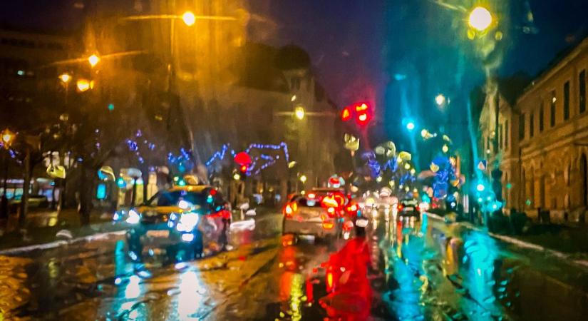 Az eső elmosta a karácsonyváró programot a zalai városban – azt kérik, senki ne induljon útnak!