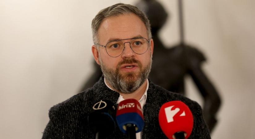 Jobbal, ballal – Orbán Balázs minőség-ellenőrzést tartott (VIDEÓ)