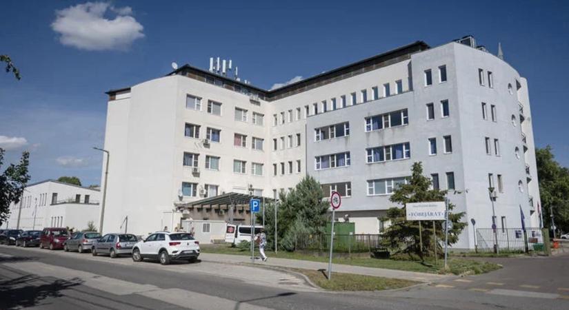 Fontos döntést hoztak, nem minden látogatót enged be kórház