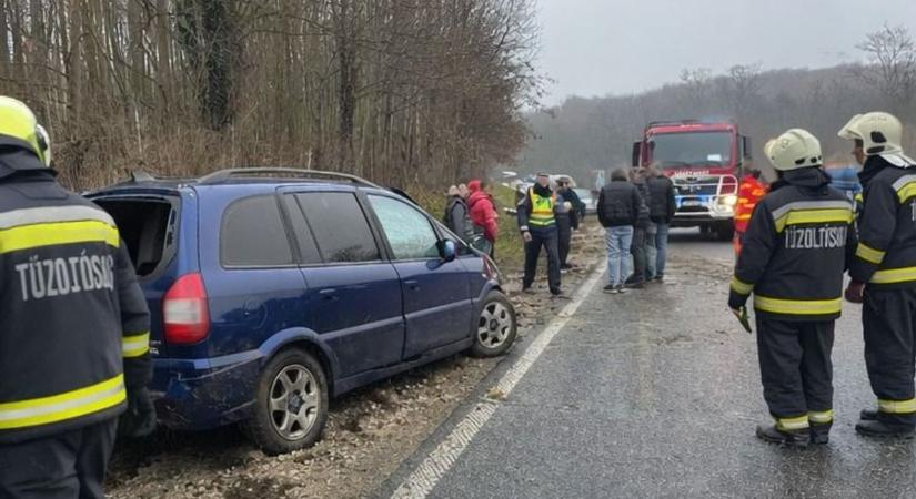 Két baleset Zalában – Az egyik után kórházba vitték a sofőröket