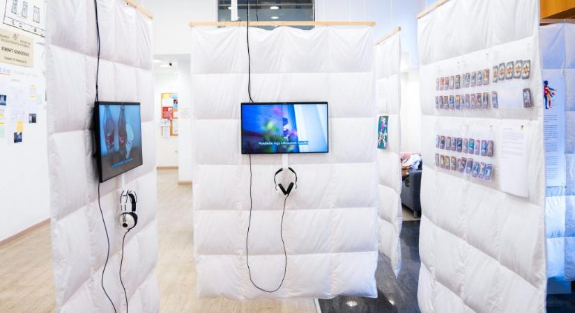 „Örülnék, ha jobb lenne már végre” – múzeumba költözött az átmeneti szálló