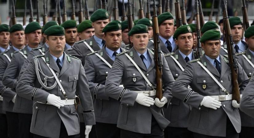 Németország háborúra készül: rendőrök vihetik el a fiatalokat, ha nem jelentkeznek szolgálatra