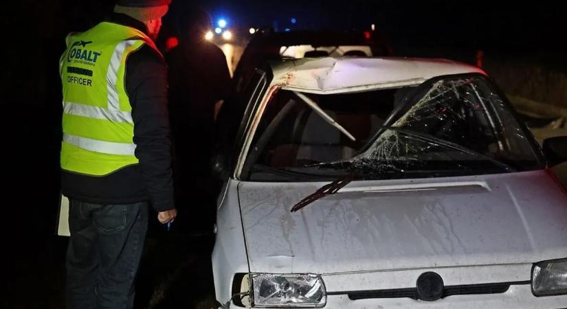 A szélvédőre csapódott, esélye sem volt a keceli áldozatnak - videó