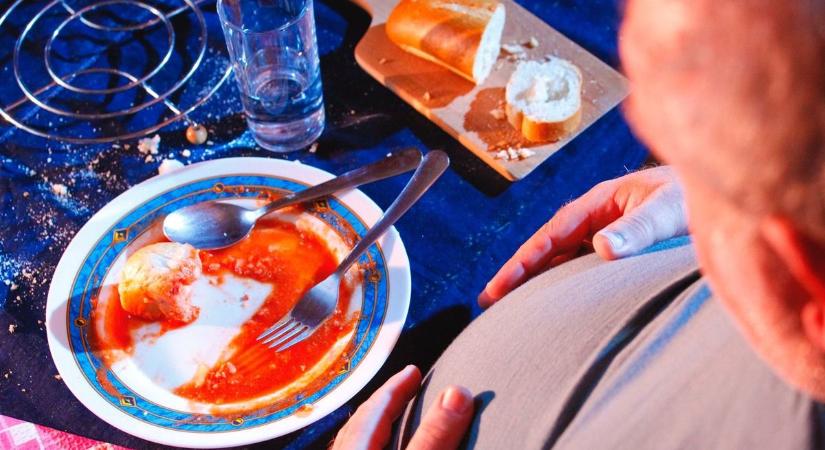 Vége a kínzó égő érzésnek: 5 bevált módszer, ha a gyomorsav tönkretenné az ünnepet