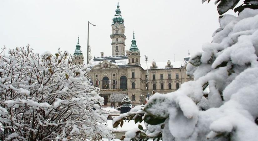Két éve hatalmas hóesés lepte meg Győrt - Fotókon és videón a majdnem fehér karácsony