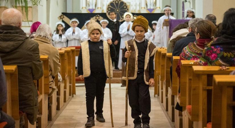 Novajon a karácsonyra hangolódtak  videó