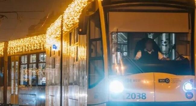 Ünnepi közlekedési rend Budapesten: így járnak a BKK-járatok karácsonykor és szilveszterkor