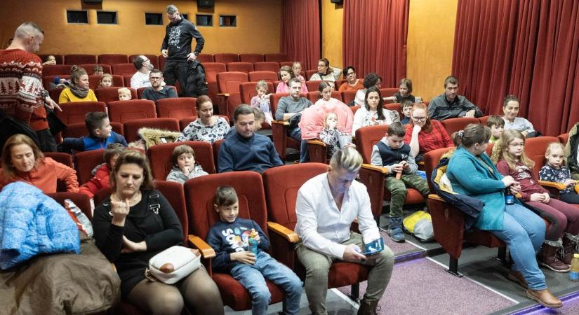 Hova tegyük a gyerekeket, amíg várjuk a Jézuskát? A zalai mozi épp jó választás (galéria)