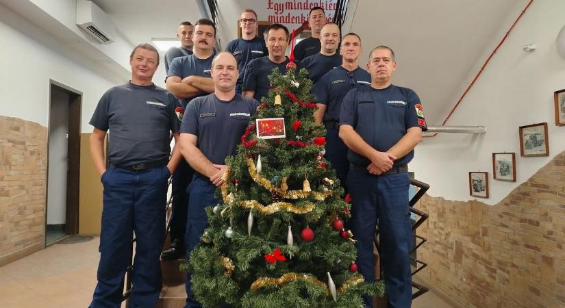 Ők a szenteste őrangyalai Dunaújvárosban