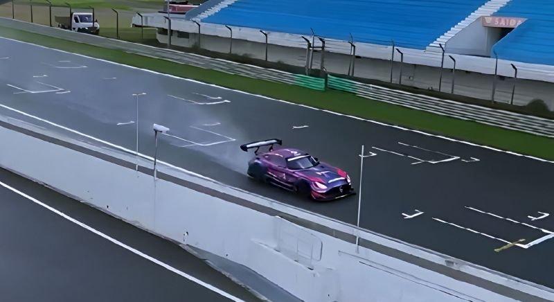 Bejelentés: Verstappen csapata leszerződött a Mercedesszel