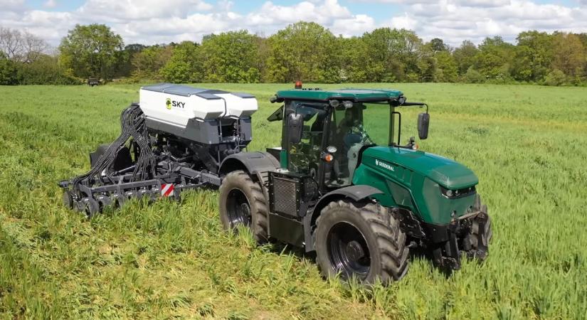 Gazdák bevonásával fejleszti elektromos traktorát a Seederal VIDEÓ