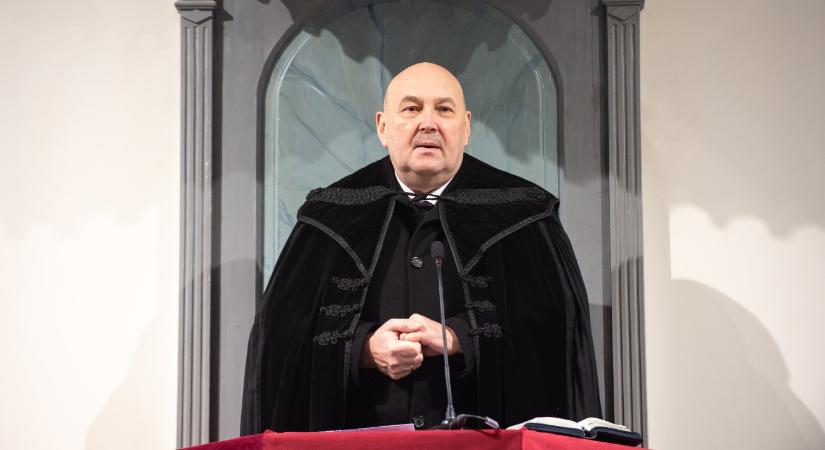 Steinbach József: el kell csendesedni, hogy meghalljuk Isten és a másik ember szavát