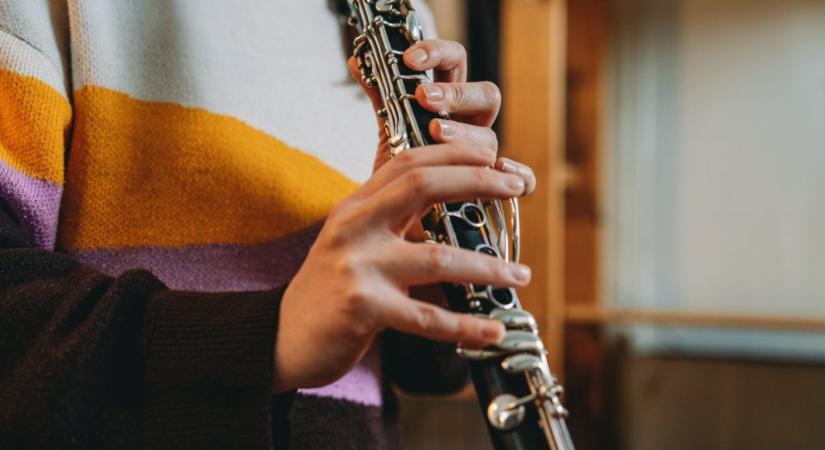 Fegyvernek nézte a klarinétot a mesterséges intelligencia: „vörös kód” lépett életbe egy floridai iskolában