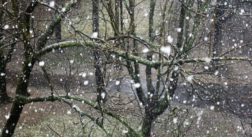 Éjszaka még jöhet egy kis hó, térképen mutatjuk az esélyeket, óráról órára