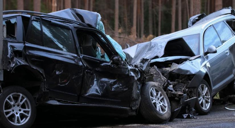 Baleset miatt lezárták a 47-es főút egyik szakaszát Algyő közelében