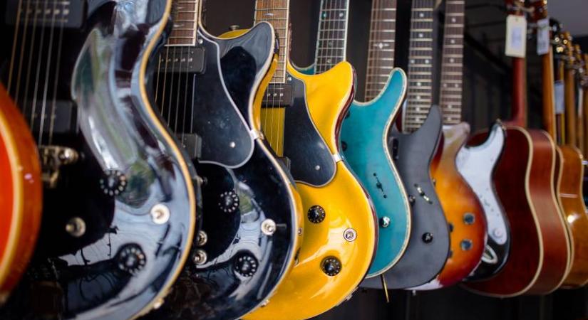 Mi a közös a La Bambában és a Mi vagyunk a Grundban? Több száz sláger áll ebből a 4 akkordból